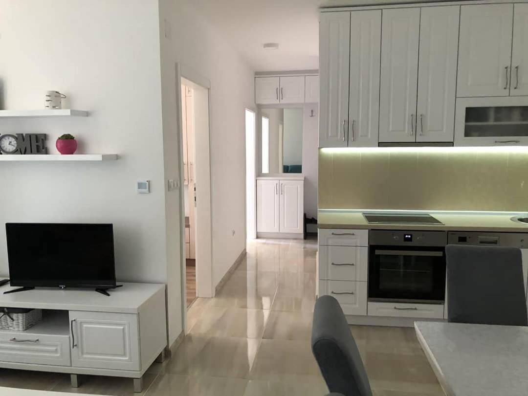 Apartman Sims ビイェリナ エクステリア 写真